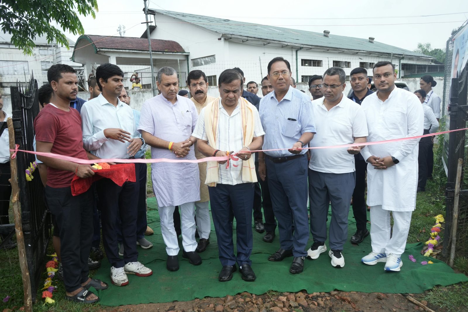 Chief Minister Dr Himanta Biswa Sarma cuts the ribbon to inaugurate the 595 kWp solar plant at Koomber Tea Estate; solar work by Arrays Ingenieria (Ingenieria), ex-servicemen-led MSME