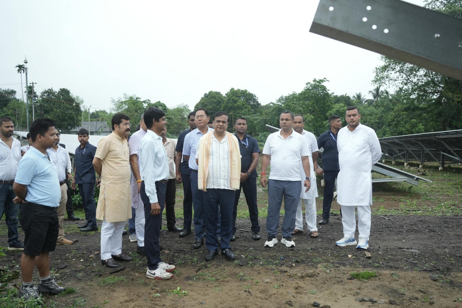 The Chief Minister with MLAs and officials at the solar plant, Koomber Tea Estate 595 kWp solar plant; solar work by Arrays Ingenieria (Ingenieria), ex-servicemen-led MSME